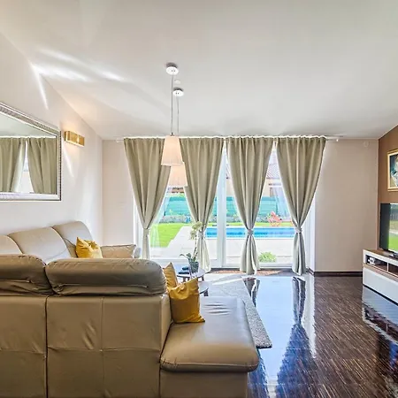 Captains House Villa *