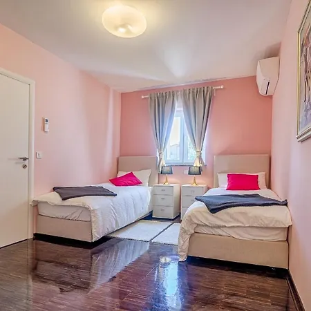 Captains House Villa *